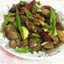 酸豆角炒鸭肉的做法[图]