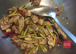 酸豆角炒鸭肉的做法图解6