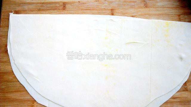 从中间切开，摞在一起，再切开