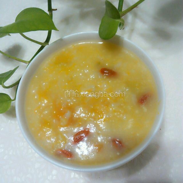 盛碗食用。因为南瓜味道甜所以不再用冰糖调味。