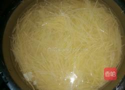 香酥拌土豆丝的做法图解2