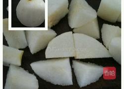 冰糖炖雪梨的做法图解2