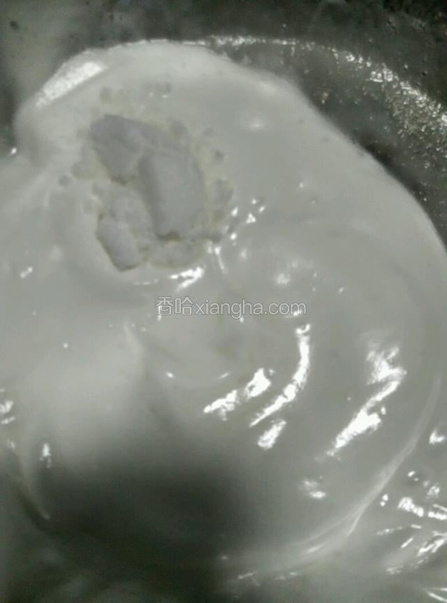 略有纹路时加第三次糖