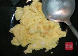 西芹炒鸡蛋的做法图解5