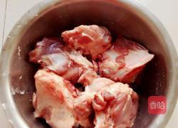 大骨山药汤的做法图解1