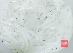 银鱼鸡蛋羹的做法图解1