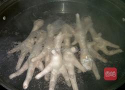 东北蘑菇炖鸡爪子的做法图解4
