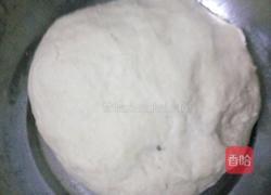 鲫鱼炖豆腐贴饼子的做法图解3