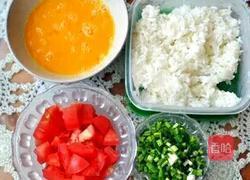 番茄鸡蛋炒饭的做法图解2