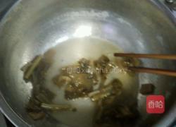 番茄酸菜鸡蛋汤面条的做法图解3