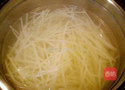 炝土豆丝的做法图解2