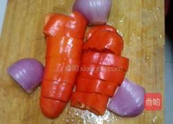 干锅肉炒红椒的做法图解1