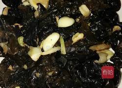 蒜粒炒云耳的做法图解7
