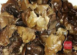 蒜粒炒云耳的做法图解3