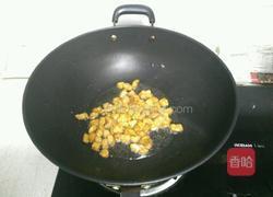 豌豆炒肉丁的做法图解7