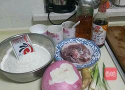 白菜猪肉馅的包子的做法图解1