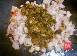 酸菜炒大肠的做法图解5