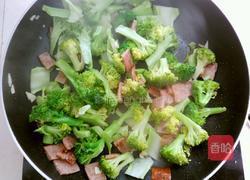 火腿炒西兰花的做法图解11