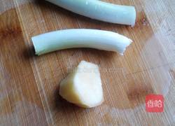 莲藕精肉丸子的做法图解3