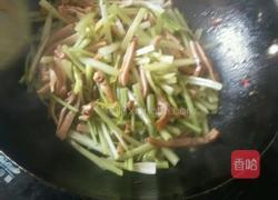 芹菜炒墨鱼的做法图解8