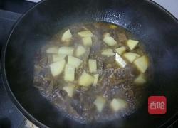 土豆烧牛肉的做法图解9