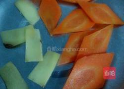 肉粒红萝卜血豆腐汤的做法图解3