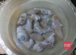 莲藕花生猪脚汤的做法图解4