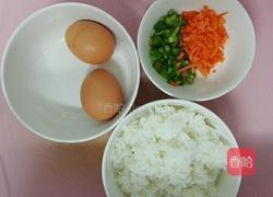 米饭蛋饼的做法图解1