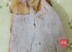 鱿鱼干菜心粒粥的做法图解1