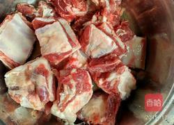 电饭锅炆焗牛排骨的做法图解1