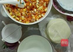瘦肉胡萝卜玉米饺子的做法图解3