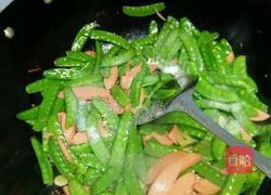 荷兰豆炒火腿肠的做法图解5