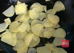 辣白菜炒土豆片的做法图解4