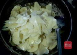 辣酱白菜土豆片的做法图解3