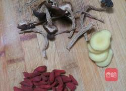 母鸭茶树菇枸杞汤的做法图解3
