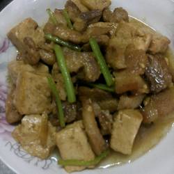 五花肉烧豆腐的做法[图]