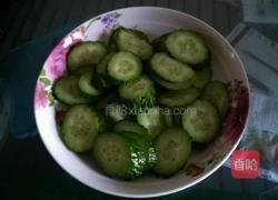 黄瓜片炒鸡蛋的做法图解2