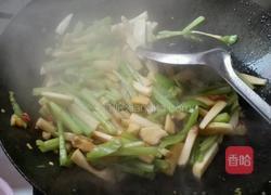 芹菜炒杏鲍菇的做法图解7