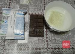 巧克力慕斯蛋糕的做法图解2