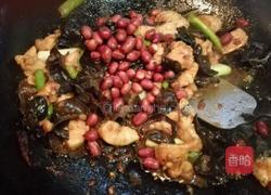 木耳炒鸡丁的做法图解8