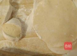 白菜香菇虾皮饺的做法图解5