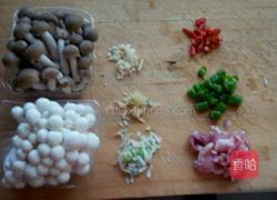 肉片烧双菇的做法图解1