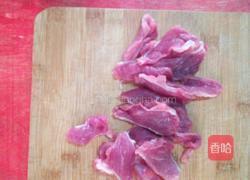 西兰花炒肉的做法图解2