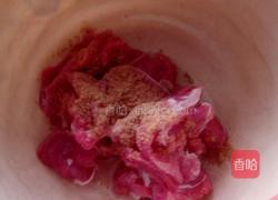 西兰花炒肉的做法图解3