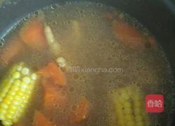 花生玉米鸡脚汤的做法图解5