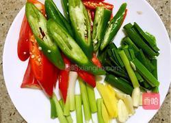 双椒羊肉的做法图解1