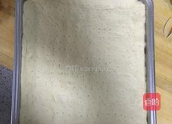 新奥尔良鸡肉鲜虾披萨的做法图解2