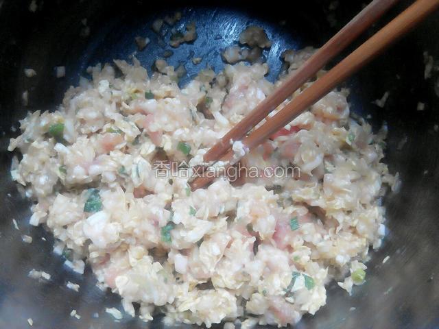 搅拌好放在一边待用！