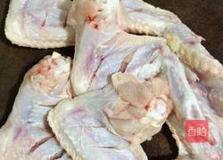 蒜香烤鸡翅的做法图解1