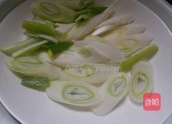 葱爆牛肉的做法图解2
